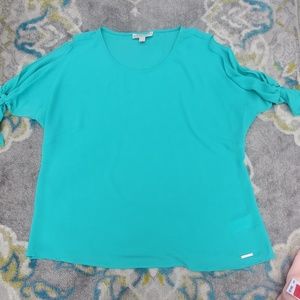 Ladies Michael Kohrs mint top size 0X